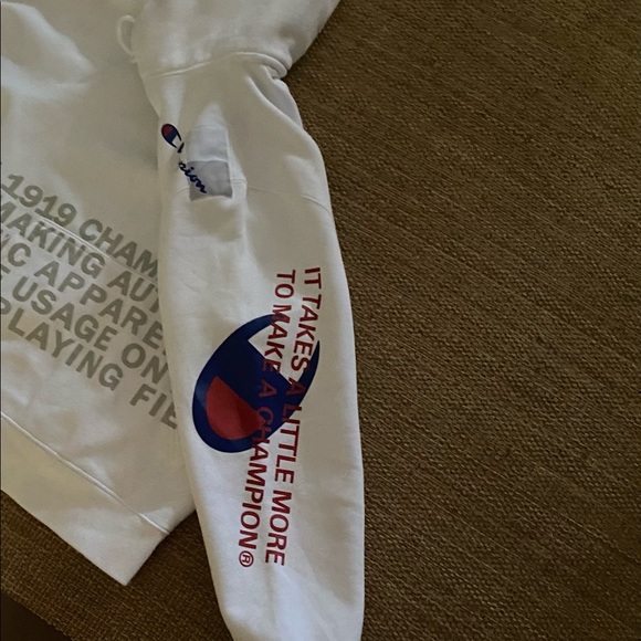 Men’s Champion Sweatshirt Size Medium - Picture 4 of 4